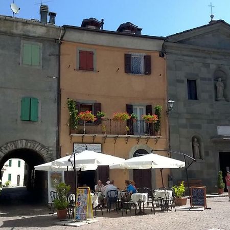 Piazza Fiumalbo Citta D'Arte Appartement Buitenkant foto